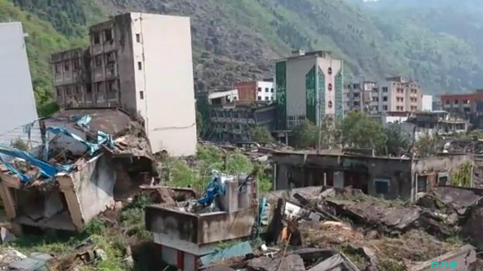 地震被压废墟下戴帽小孩系AI生成 请注意甄别 (地震被压废墟下小孩)